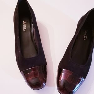 Original Vaneli flat shoes.